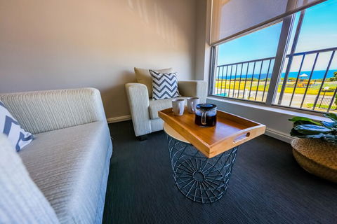 COAST Motel And Apartments - Holiday Cairns 4