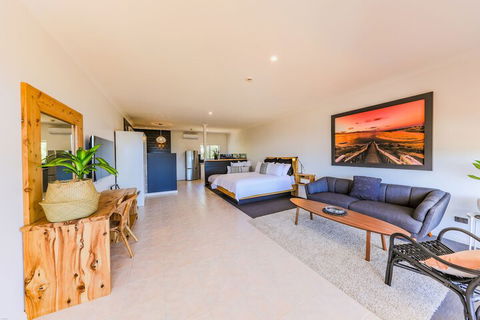 COAST Motel And Apartments - Holiday Cairns 5