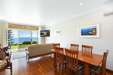 The Dolphins Beachfront Apartments - Holiday Cairns 5
