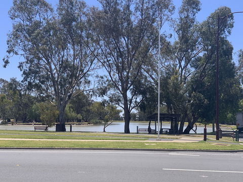 Jerilderie Motor Inn - Holiday Cairns 2