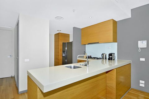View Apartment At Docklands - Holiday Cairns 5
