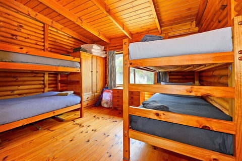 Cloudy Bay Cabin - Holiday Cairns 5