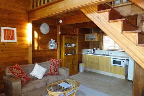 Jarrah Glen Cabins - Holiday Cairns 6
