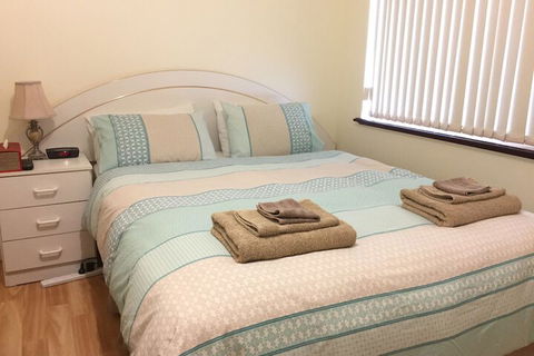 The Royal Dolphin B&B In Safety Bay - Holiday Cairns 3