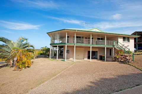 Verandahs - Holiday Cairns 6
