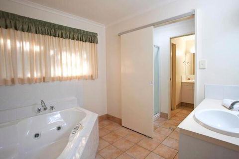 Verandahs - Holiday Cairns 3