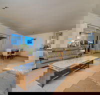 Seafront Unit 50 - Holiday Cairns