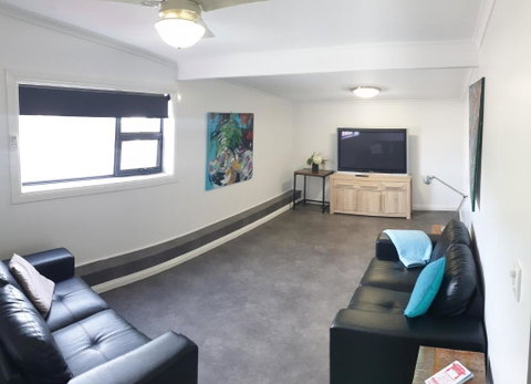 Aart Apartments - Holiday Cairns 1