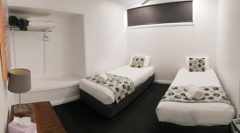 Aart Apartments - Holiday Cairns 3