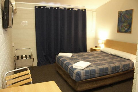 The Plains Motor Inn - Holiday Cairns 4