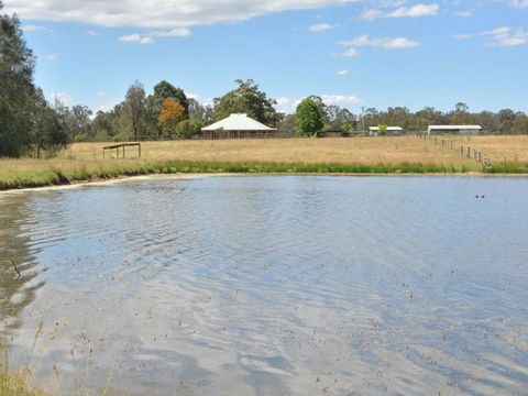 Grasmere Estate Homestead Hear The Lions Roar From Nearby Hunter Valley Zoo - Holiday Cairns 1