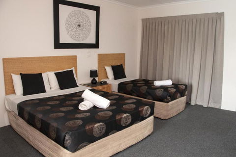 Jackaroo Motel - Holiday Cairns 1