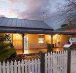 Rawsons Retreat Five Bedroom Home Walk CBD Includes Breakfast - Holiday Cairns