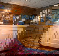 Golden Grain Motor Inn - Holiday Cairns