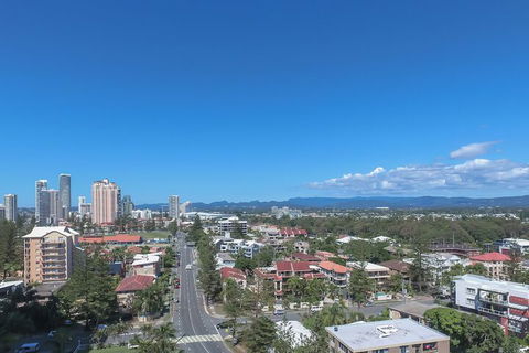 Surfers Beach Resort 2 - Holiday Cairns 3