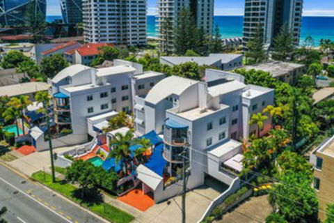 Surfers Beach Resort 2 - Holiday Cairns 0