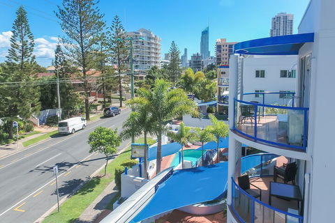 Surfers Beach Resort 2 - Holiday Cairns 1