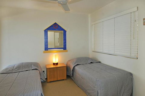 Your Home From Home With Ocean Views - Holiday Cairns 3