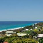 Your Home From Home With Ocean Views - Holiday Cairns 0