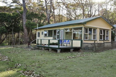 Pebbly Beach Shacks - Holiday Cairns 0