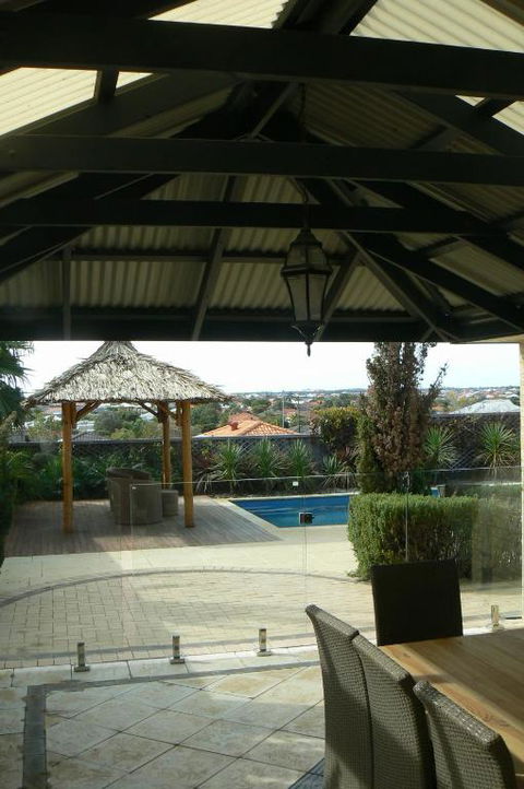 La Mer Home With A Pool - Holiday Cairns 2
