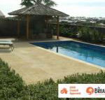 La Mer Home with a Pool - Holiday Cairns