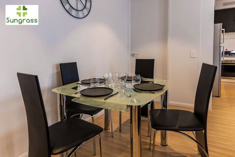 SOKO Waterfront - Holiday Cairns 4