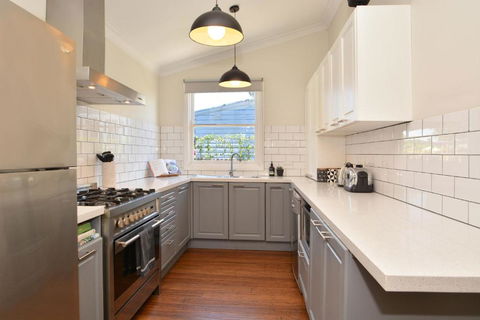 Lindas Cottage At The Hunter - Holiday Cairns 4