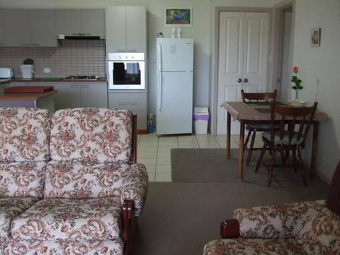 Nannup Riverview Cottage - Holiday Cairns 1