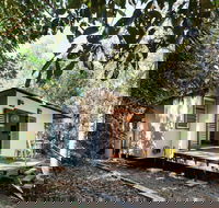 The Little Bush Hut - Holiday Cairns