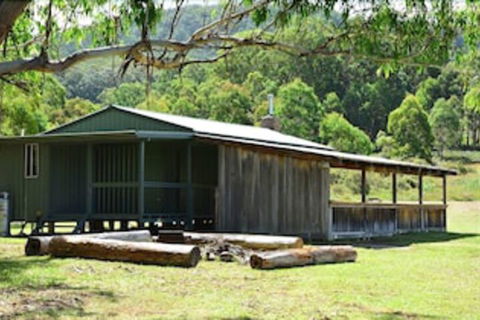 Four Bull Hut - Holiday Cairns 1