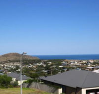 38 Wright Tce Encounter Bay - Holiday Cairns