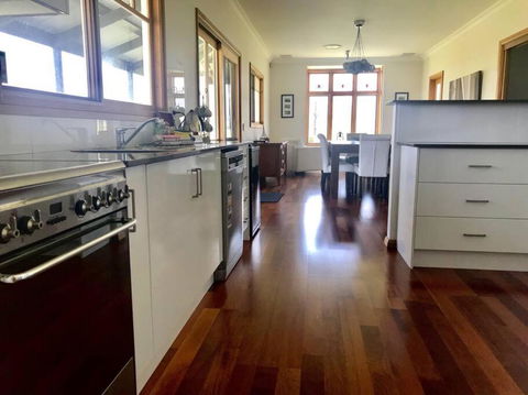 Kinsale Cottage - Holiday Cairns 5