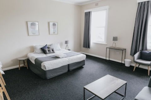 General Roberts Hotel - Holiday Cairns 0