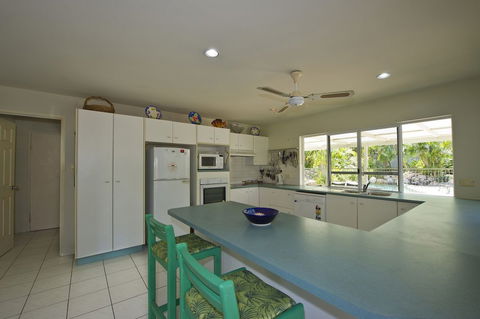 John's Tropical Island Home - Holiday Cairns 1