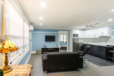 Blue Door Apartments - Holiday Cairns 6