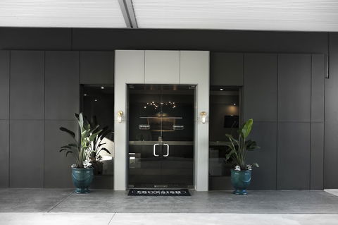Criterion Hotel Sale - Holiday Cairns 0