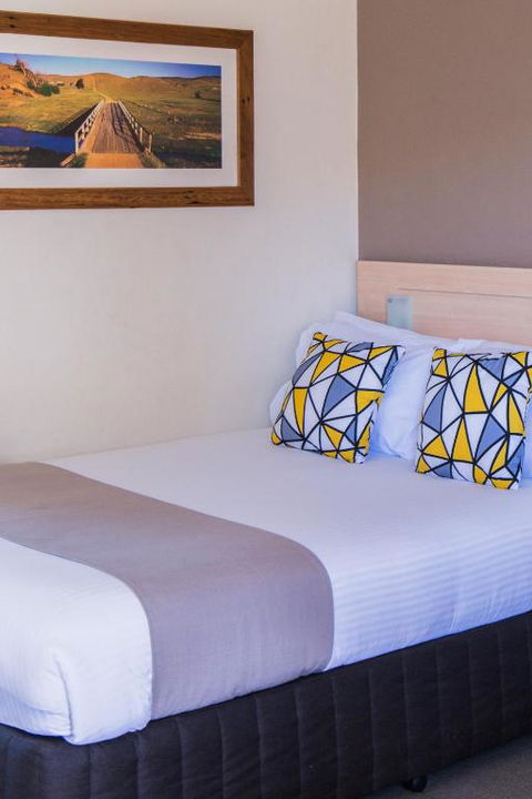 Hotel Canobolas Motel & Units - Holiday Cairns 2