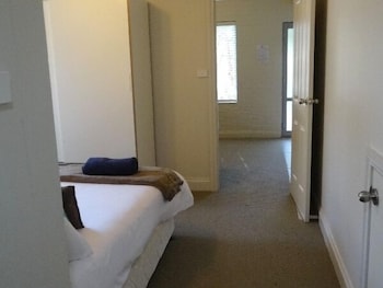 Ironbark - Deluxe Family Townhouse - Holiday Cairns 4