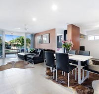 Waterford Private Apartments - Holiday Cairns