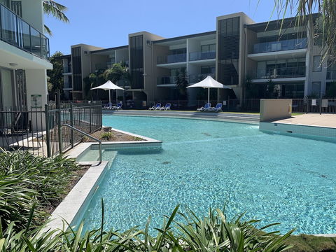 Absolute Waterfront Magnetic Island - Holiday Cairns 1