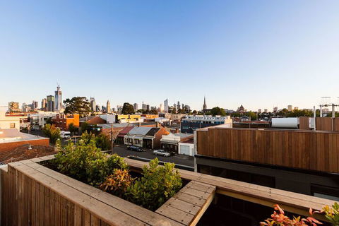 SOPHIA, 2BDR North Melbourne House - Holiday Cairns 5