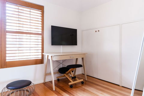 VERA, 1BDR South Melbourne Apartment - Holiday Cairns 2