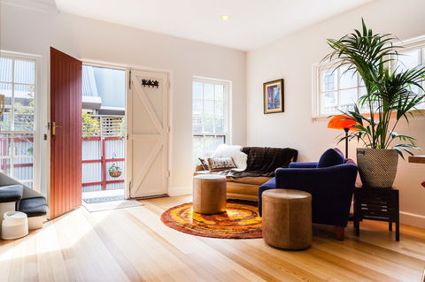 VERA, 1BDR South Melbourne Apartment - Holiday Cairns 4