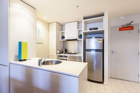 WESLEY, 2BDR Carlton Apartment - Holiday Cairns 2