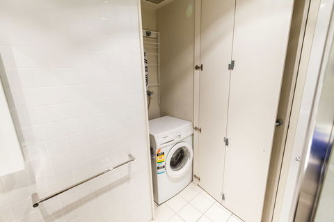 WESLEY, 2BDR Carlton Apartment - Holiday Cairns 0