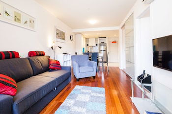 WESLEY, 2BDR Carlton Apartment - Holiday Cairns 1