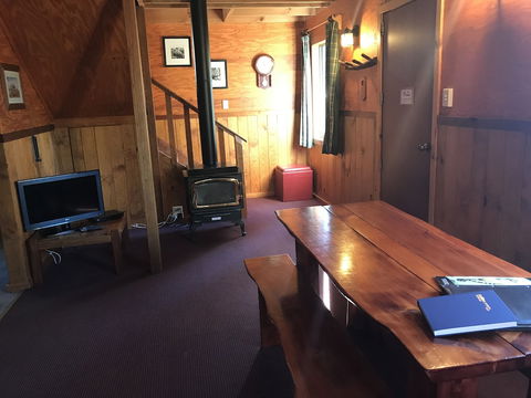 Cradle Mountain Highlanders Cottages - Holiday Cairns 1