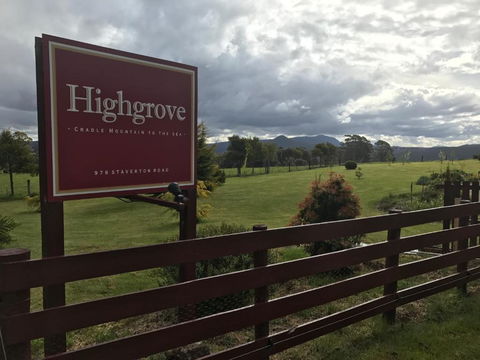 Highgrove - Holiday Cairns 1