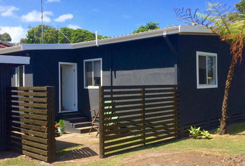 Tallowood Beachfront Cottage - Holiday Cairns 4